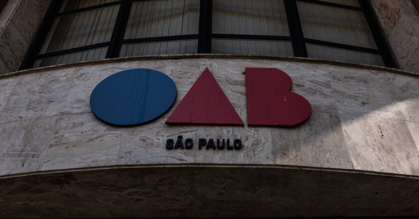 Tribunal da OAB-SP condena advogados a custear viagens e festas a juízes