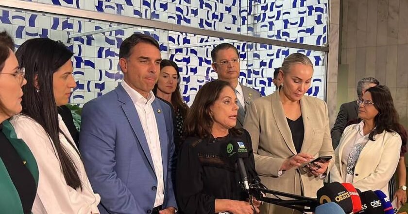 Bolsonaro lança deputada em substituição a Hélio Lopes ao TCU