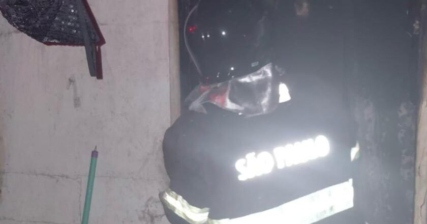 Incêndio destrói kitnet em Caraguatatuba