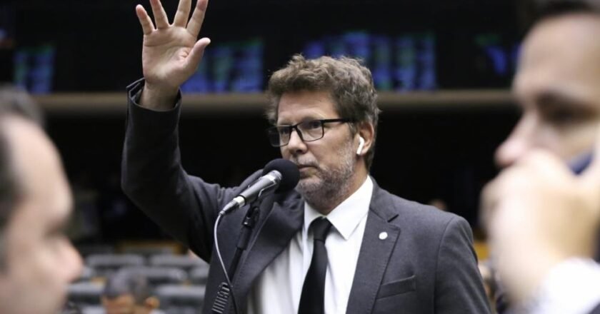 STF rejeita denúncia de desvio de finalidade em emendas de Mario Frias