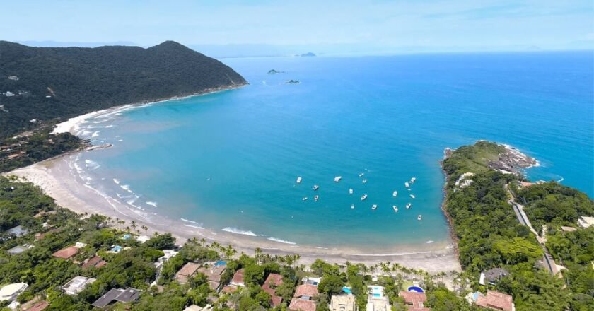 Praia do Iporanga: um oásis tranquilo no Guarujá