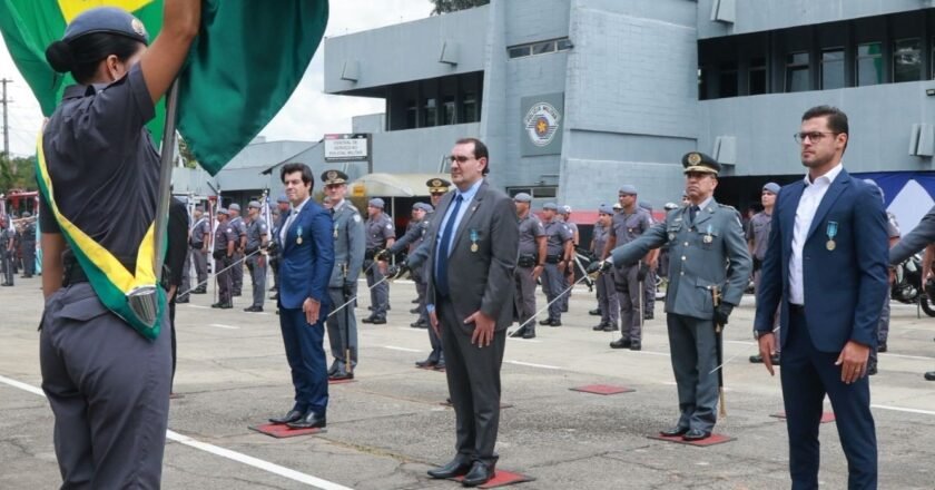 Prefeito de São Sebastião Recebe Medalha por Contribuição à Segurança Pública