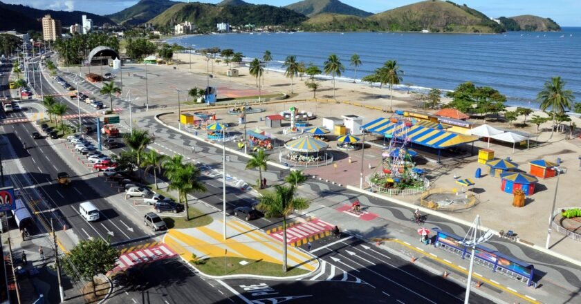 Caraguatatuba: Praia do Centro é o Destino Perfeito para Lazer e Esportes