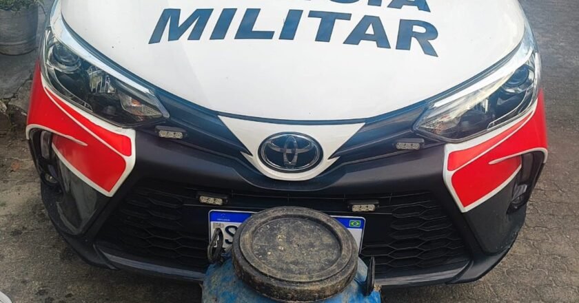 Mata em Ubatuba esconde tonel recheado de drogas