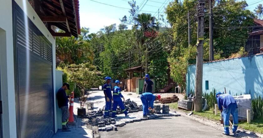 Sabesp inicia repavimentação e divulga cronograma de interdições no bairro Cambury, em São Sebastião
