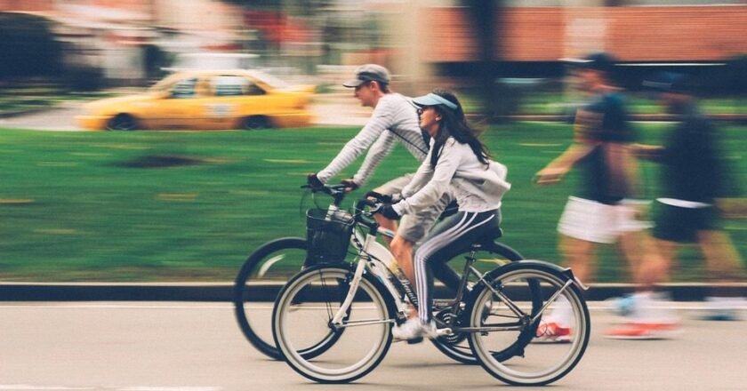 Ubatuba realiza passeio ciclístico no Dia das Mães