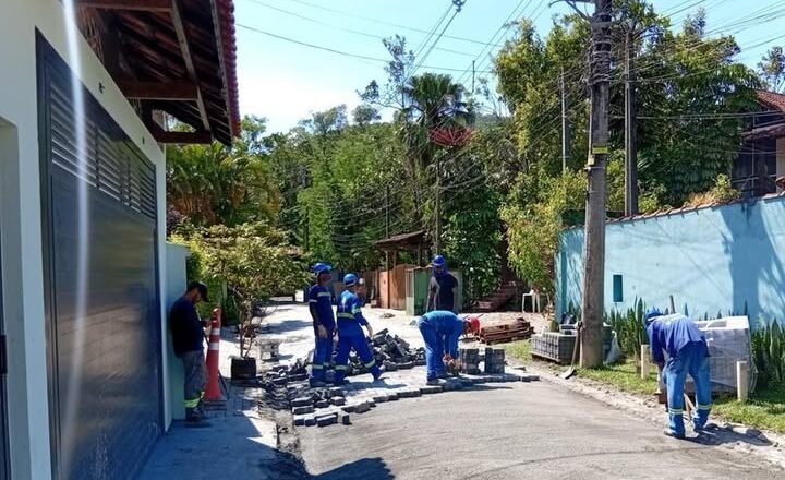 Sabesp inicia repavimentação em São Sebastião