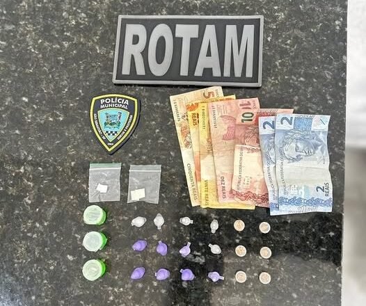 Três presos por tráfico de drogas na costa sul