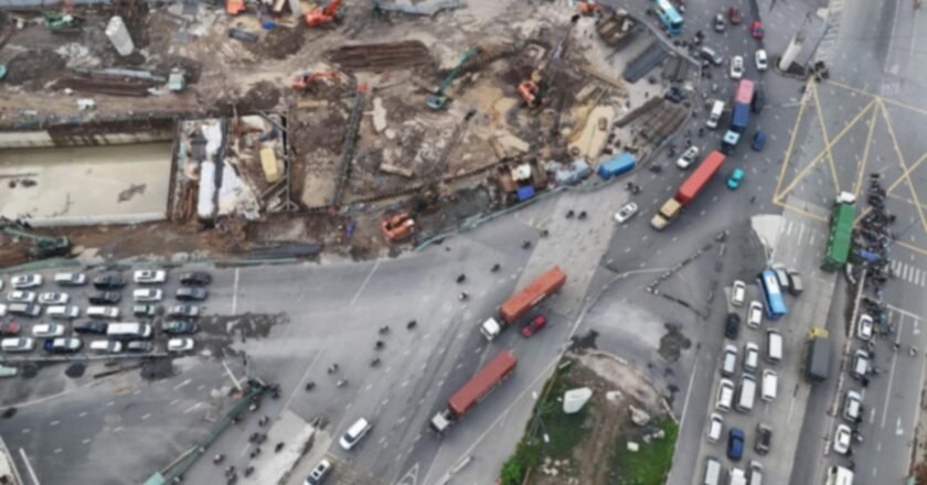 Sabesp inicia repavimentacao em Sao Sebastiao