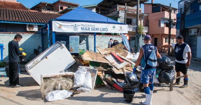 Pescadores ajudam a retirar 1