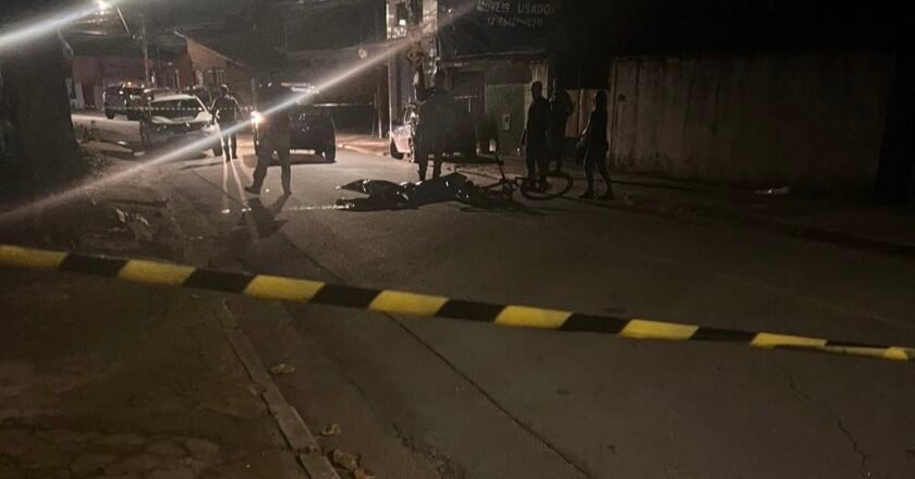 Jovem é morto a tiros em via pública em Caraguatatuba
