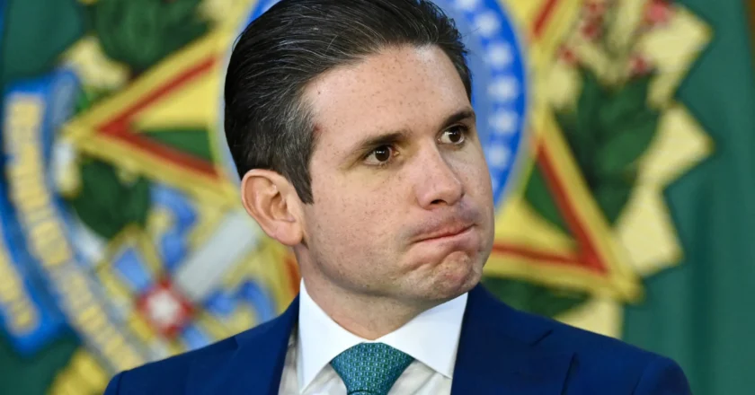 Governo bate boca com Motta e mantém plano de projeto controverso