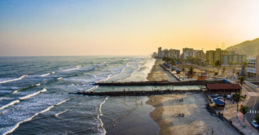 Praia do Centro em Mongaguá reúne características ideais