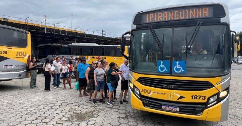 Moradores denunciam atrasos no transporte público em Ubatuba