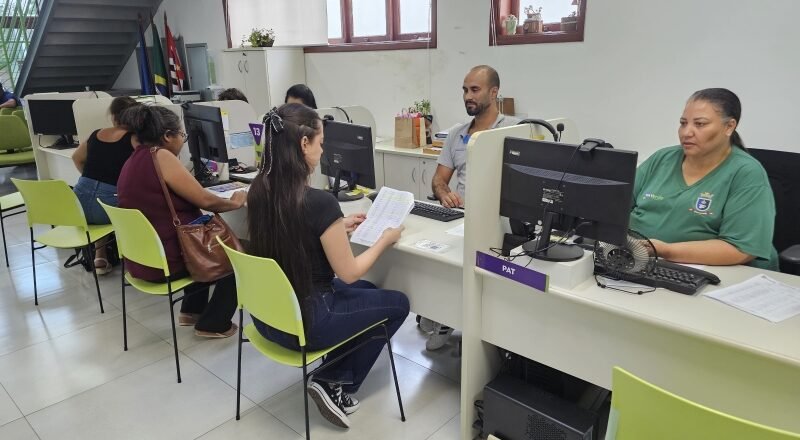 Ilhabela oferece 57 vagas de emprego com salários
