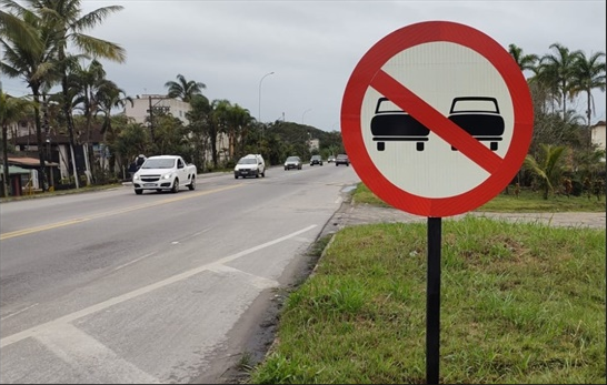 Motociclista morre em engavetamento na Rio-Santos em Ubatuba