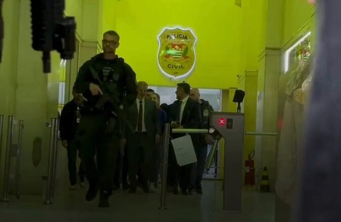 Deolane Bezerra deixa DHPP e vai para Presídio