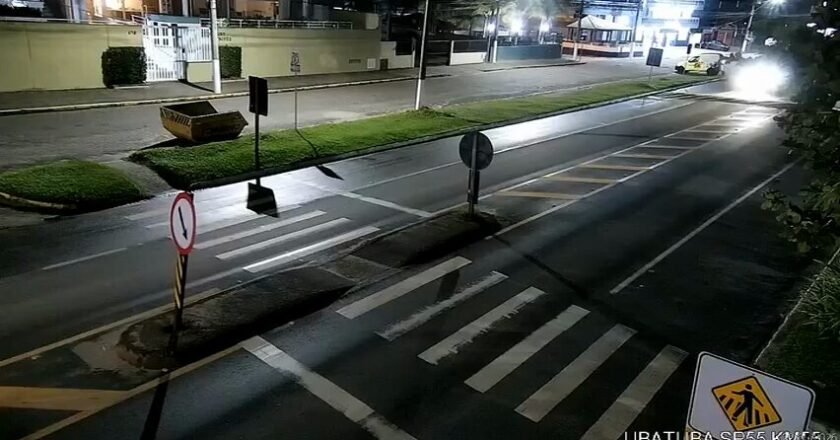 Trânsito intenso na SP 055 Rio-Santos