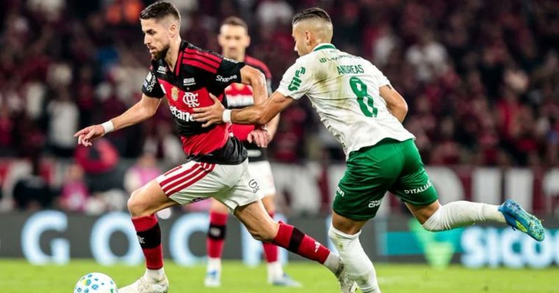 Jorginho sofre fratura no pé