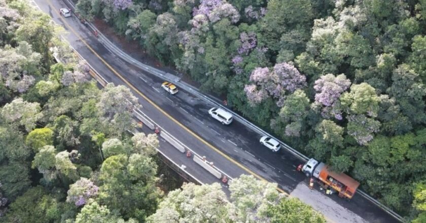 Tráfego flui sem problemas na Rodovia Mogi-Bertioga