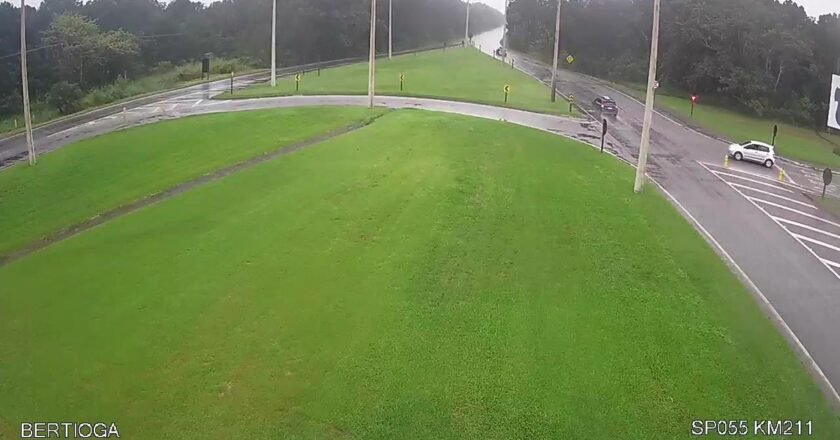 Tráfego normal no trecho Bertioga/São Sebastião da SP 055