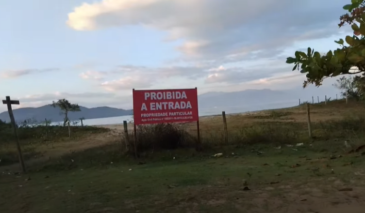 Praia da Mococa em Caraguatatuba tem acesso proibido