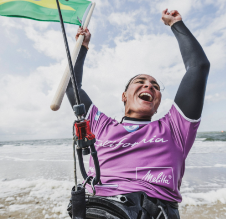 Bruna Kajiya vence etapa do mundial de kitesurfe