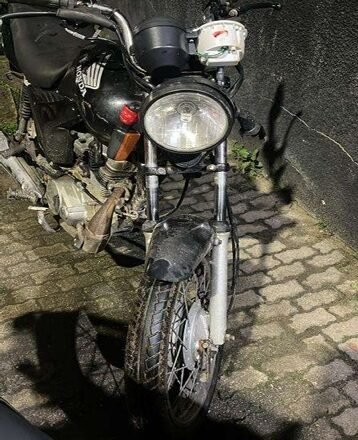 Motociclista é preso por embriaguez após acidente na Rio-Santos