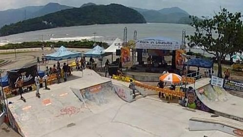 Homem é morto a facadas em pista de skate