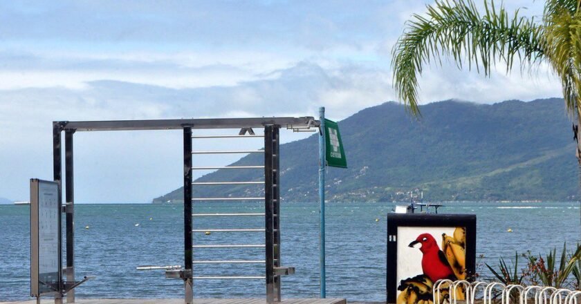 São Sebastião inicia feriado com praias próprias para banho