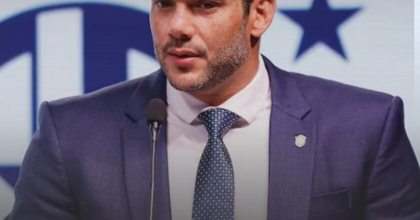 CBF leva dirigentes para estreia da seleção na Copa