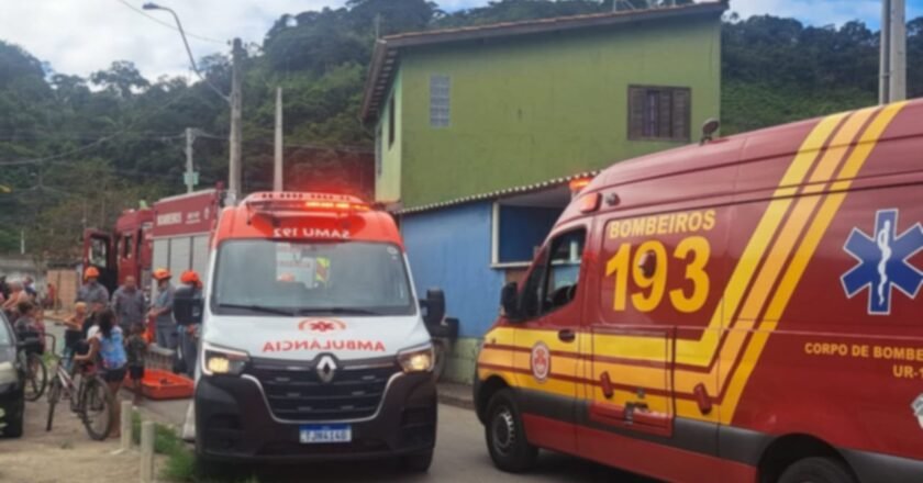 Mulher resgatada após cair de sacada em Caraguatatuba