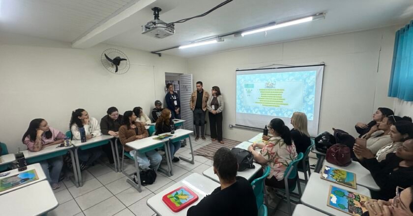 Secretaria de Educação promove formação para profissionais de apoio e amplia capacitação para toda rede